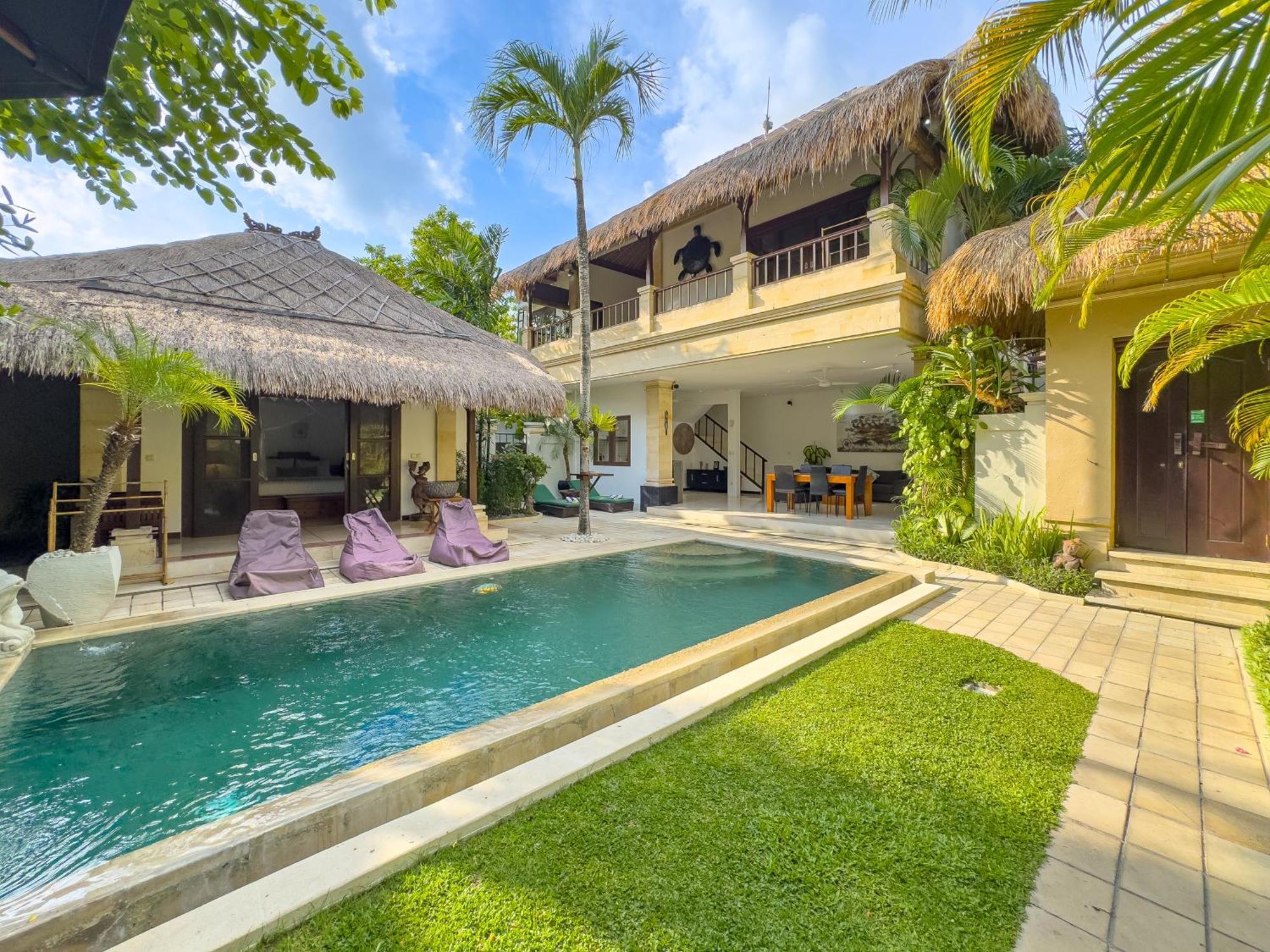 Villa Bugis Kayu Aya Seminyak 객실 사진